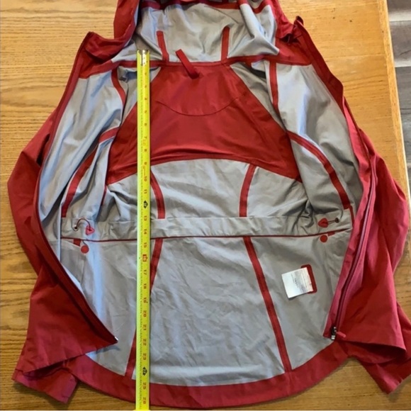 Lululemon The Rain is Calling Jacket Coat Running - Picture 3 of 5